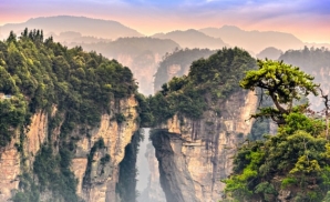 Khám phá cây cầu đá tự nhiên cao nhất thế giới - Thiên hạ đệ nhất kiều