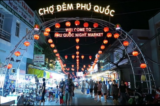 Chợ đêm Hà Nội: Mẹo mua sắm & Thưởng thức món ăn địa phương
