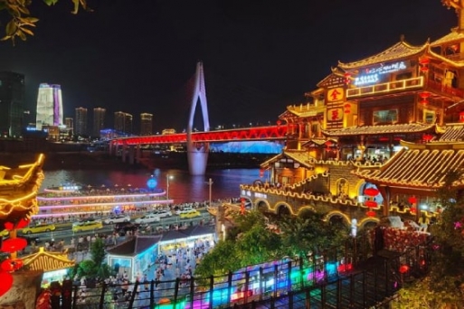 Hồng Nhai Động - điểm du lịch không thể bỏ qua ở Trùng Khánh