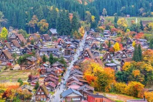 Ghé thăm ngôi làng cổ tích Shirakawago ở Nhật Bản