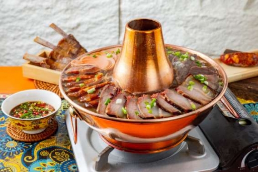 Lẩu Bò Yak – Món đặc sản đậm chất Tây Tạng không thể bỏ qua