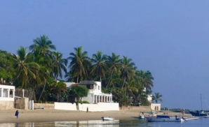 Khai Sáng Cánh Cửa Sóng Biển