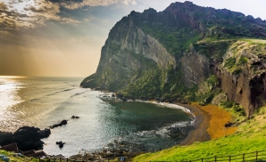 Jeju – Đảo Thiên Đường: Nơi Biển Xanh, Núi Lửa Và Tình Yêu Gặp Nhau