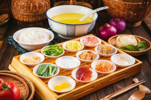 Truyền thuyết đằng sau món bún qua cầu nổi tiếng của Vân Nam