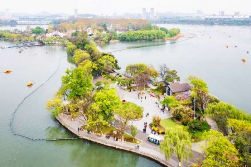 Công viên Hồ Huyền Vũ - Viên ngọc xanh giữa lòng thành phố