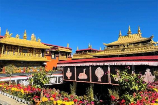 Sự Huyền Bí Của Chùa Jokhang: Khám Phá Ngôi Đền Cổ Kính Ở Lhasa