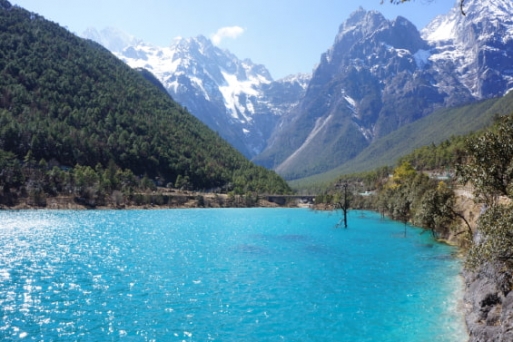 Lam Nguyệt Cốc - “thiên đường” ẩn mình dưới chân núi tuyết Ngọc Long