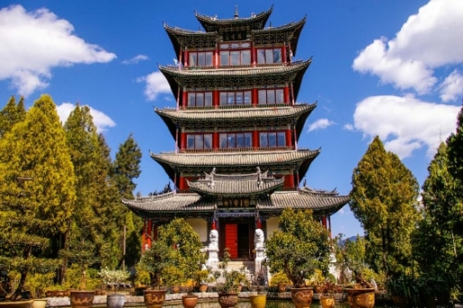 Vạn Cổ Lầu - tòa nhà ngàn năm tuổi ở Lệ Giang