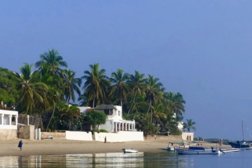 Khai Sáng Cánh Cửa Sóng Biển