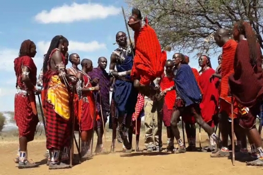 Nghi Lễ Nhảy Maasai: Nhịp Điệu Thảo Nguyên Trong Du Lịch Kenya