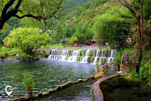 Thác Lệ Giang: Giai Điệu Thiên Nhiên Trong Du Lịch Lệ Giang