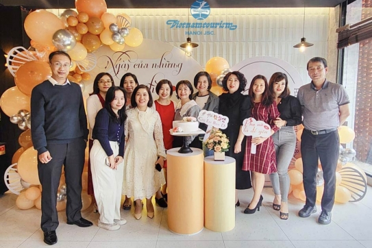 Vietnamtourism - Hanoi tổ chức ngày Quốc tế Phụ nữ 8/3 cho CNBV