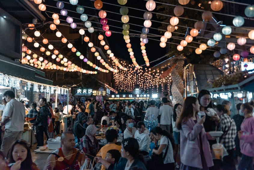 Dạo quanh chợ đêm Kiến Thủy 