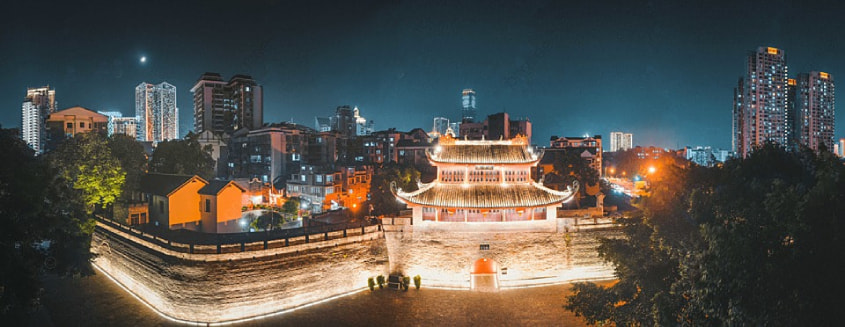Tháp cổ Đông Môn Liễu Châu 