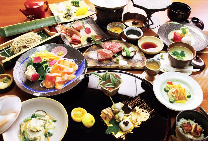 Thưởng thức bữa ăn kaiseki ở Nhật Bản 