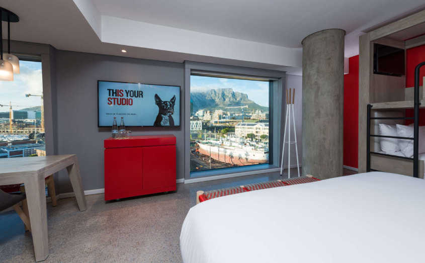 Khách sạn Radisson RED V&A Cape Town Waterfront