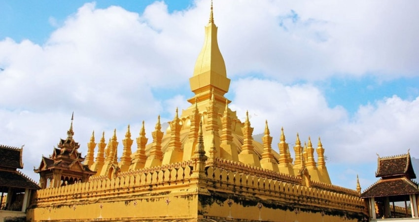 tháp Pha That Luang