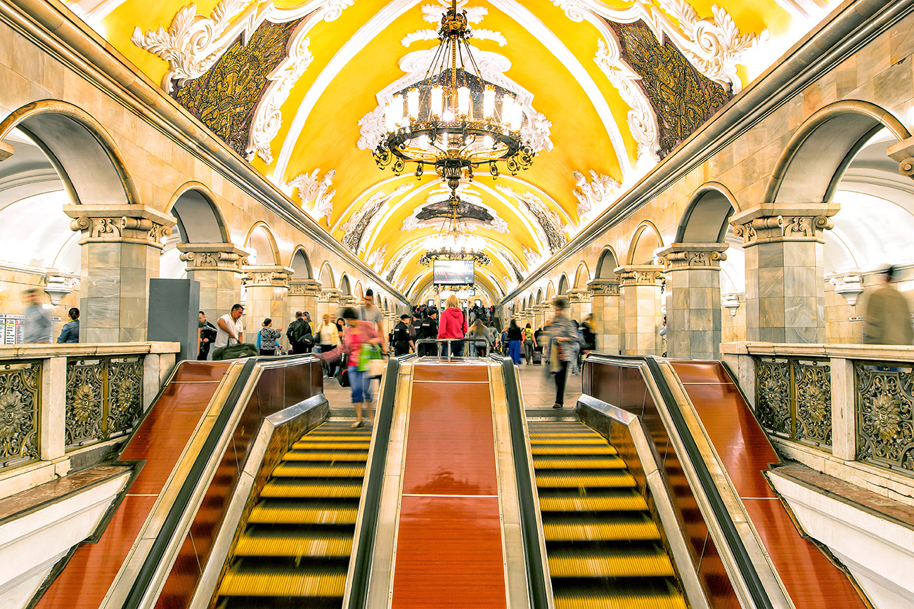 Trải nghiệm khó quên tại khu tàu điện ngầm Moscow
