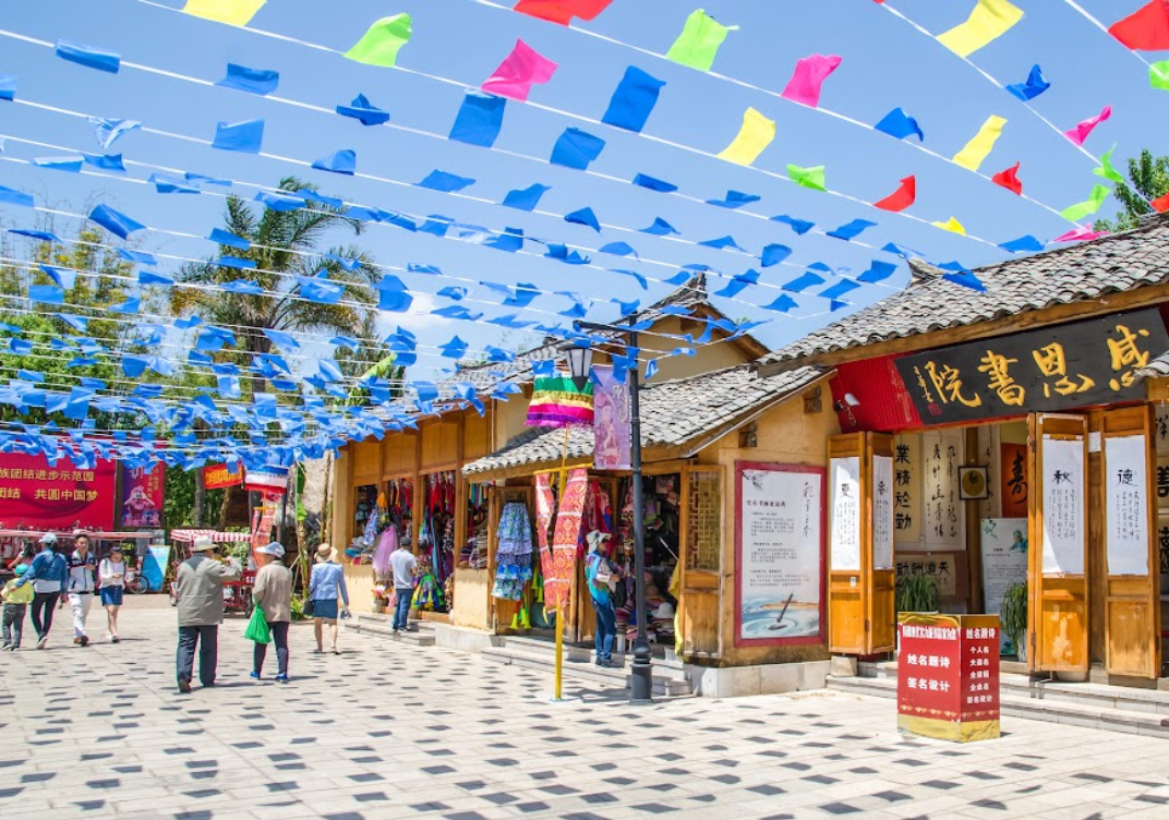 Chuẩn bị quần áo đi Lệ Giang