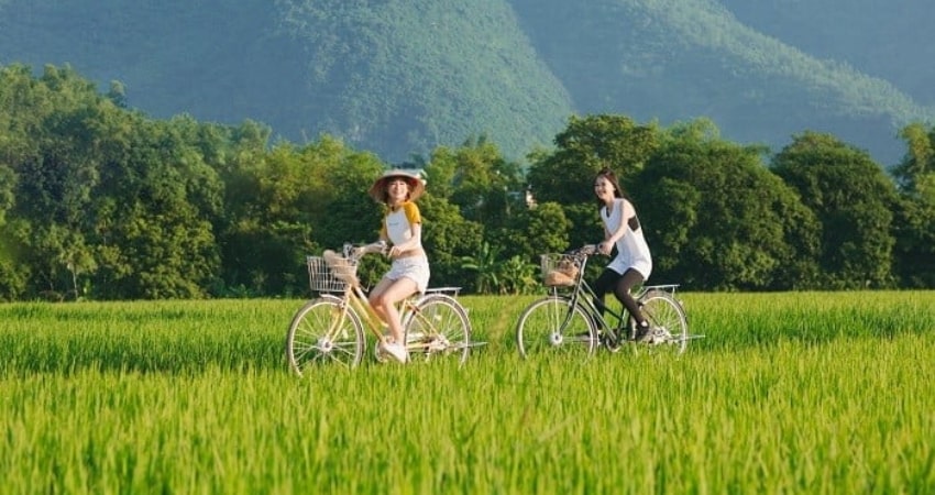 Đi xe đạp ở Mai Châu